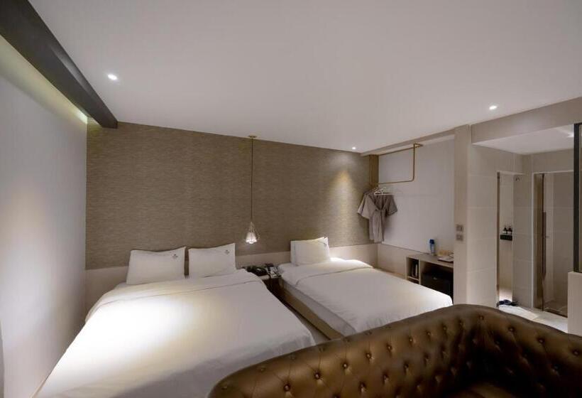 اتاق استاندارد با چشم‌انداز شهر, 25 Seomyeon