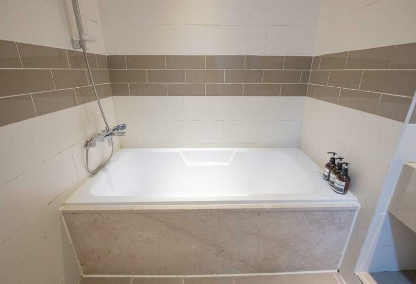 اتاق استاندارد, 25 Seomyeon