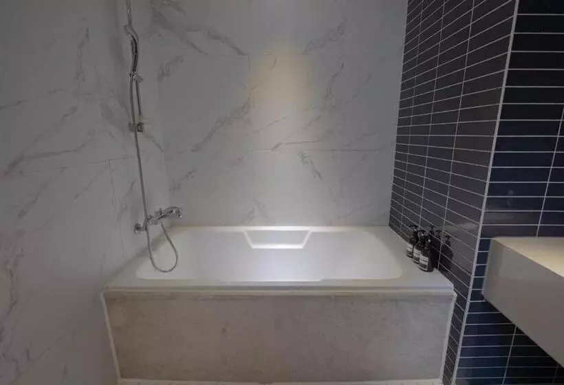 اتاق لوکس, 25 Seomyeon
