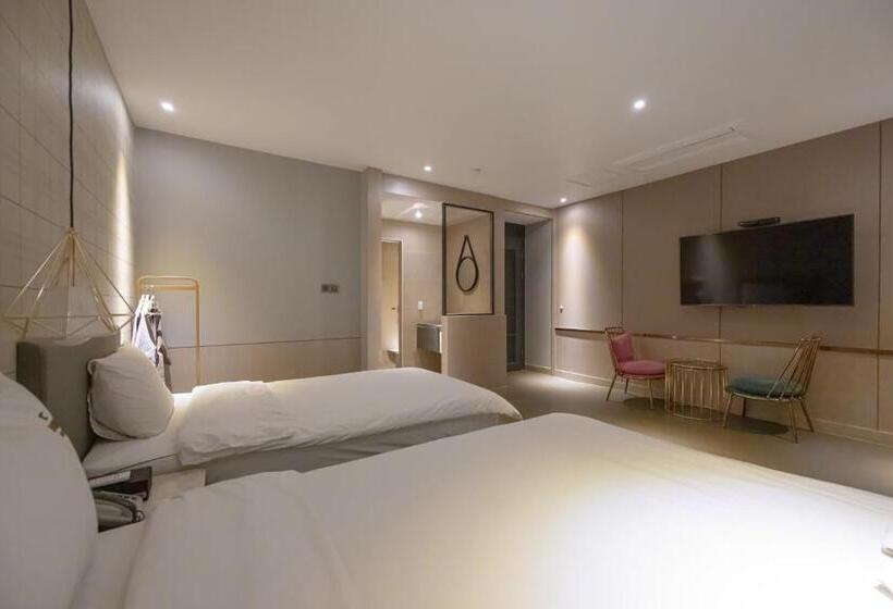 اتاق استاندارد با چشم‌انداز شهر, 25 Seomyeon