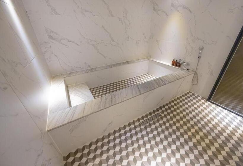 سوییت لوکس, 25 Seomyeon