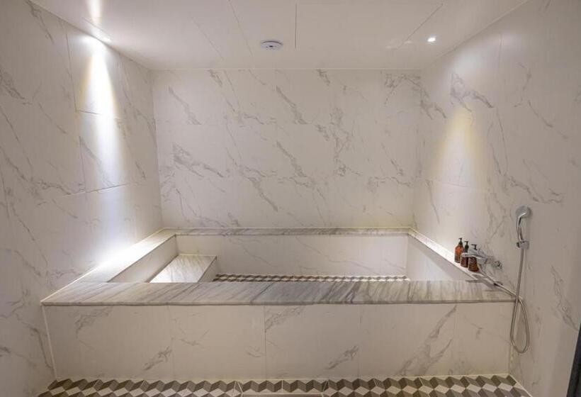 سوییت لوکس, 25 Seomyeon