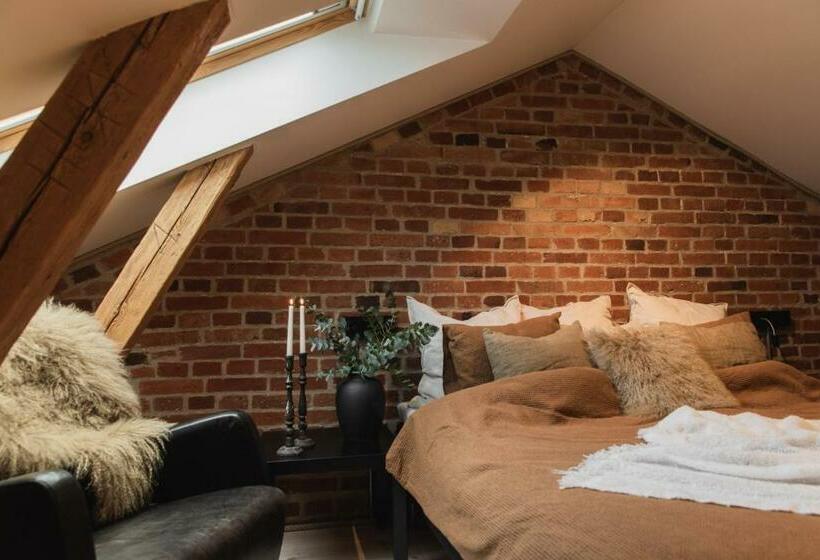 Номер Стандарт, Stationen