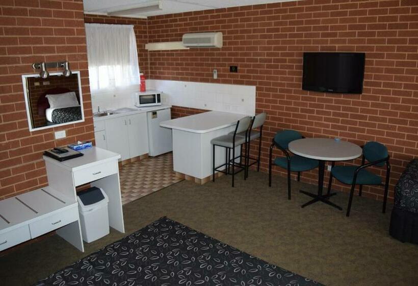 إستديو عائلى, Barooga River Gums Motor Inn