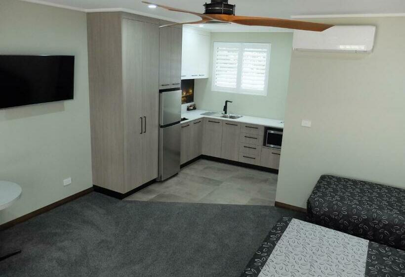 إستوديو قياسى, Barooga River Gums Motor Inn