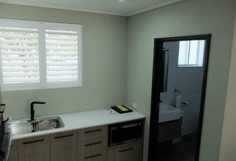 إستوديو قياسى, Barooga River Gums Motor Inn