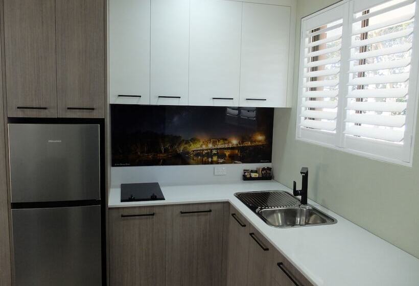 إستوديو قياسى, Barooga River Gums Motor Inn