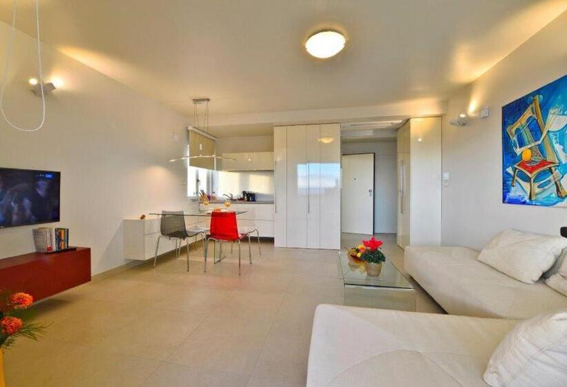 침실 1개 바다 전망 아파트, Palace Lidija