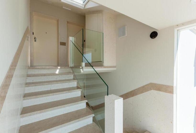 带1个卧室的带海景的公寓, Palace Lidija