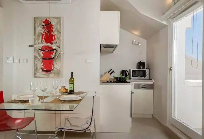 Apartamento Ático 1 Dormitorio, Palace Lidija