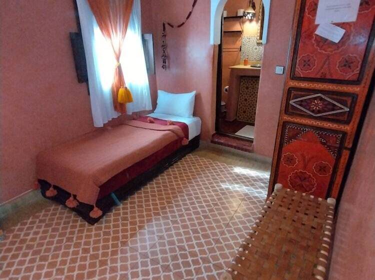 سوییت جونیور, Riad Andalla