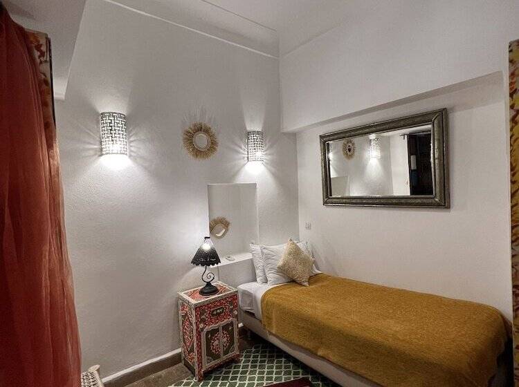 Quarto standart individual, Riad Andalla