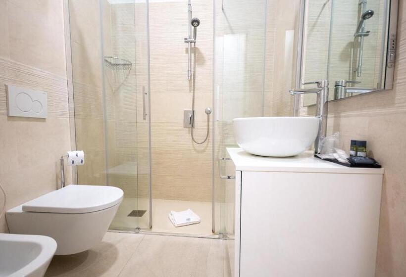 استودیوی سوپریور, Truly Verona