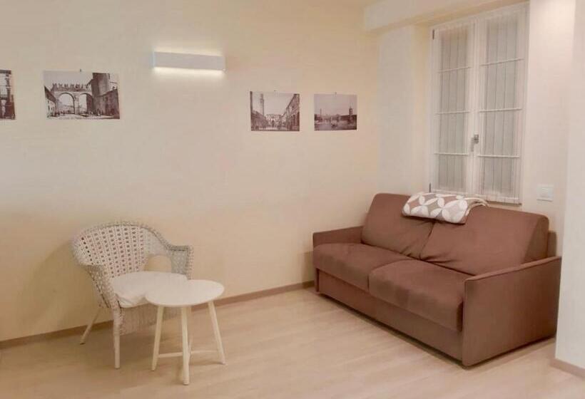 آپارتمان 1 خوابه با بالکن, Truly Verona