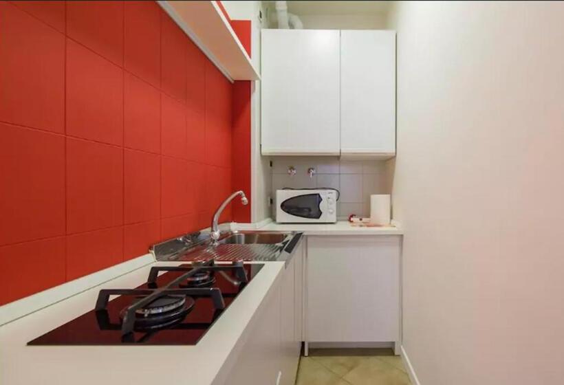 استودیوی استاندارد, Truly Verona