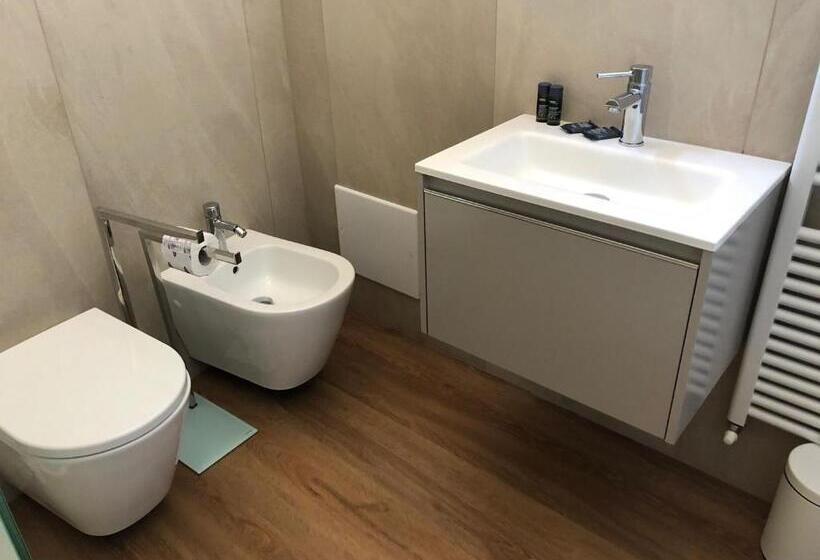 استودیوی استاندارد, Truly Verona