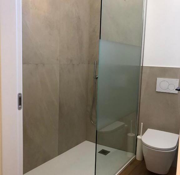 استودیوی استاندارد, Truly Verona