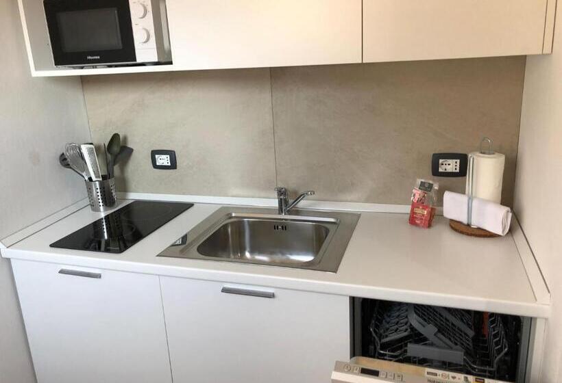 استودیوی استاندارد, Truly Verona