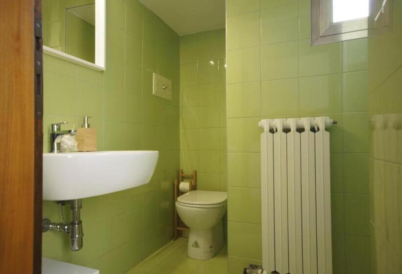 استودیوی استاندارد, Truly Verona