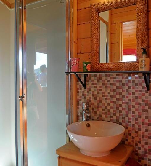 Семейный Номер, B&b La Terre Brûlée