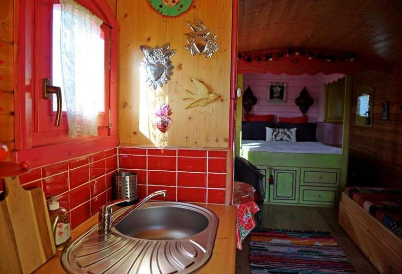 Семейный Номер, B&b La Terre Brûlée