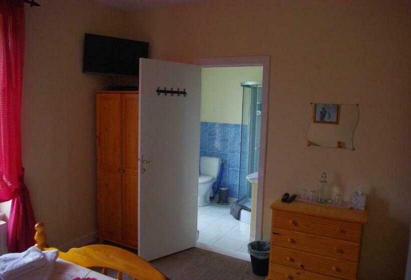 غرفة عائلية, La Maison Celtique