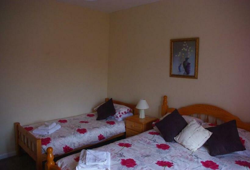 غرفة عائلية, La Maison Celtique