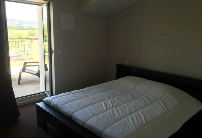 Номер Стандарт с Террасой, Auberge Les Olivades