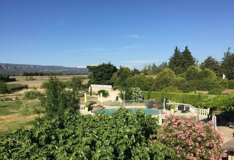 Номер Стандарт с Террасой, Auberge Les Olivades