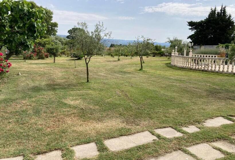 Номер Стандарт, Auberge Les Olivades