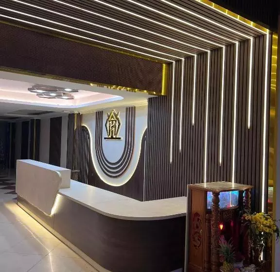 اتاق لوکس, Ht House