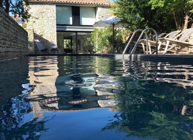 וילה עם חדר שינה אחד ובריכת שחיה, Hôtel Le Sénéchal
