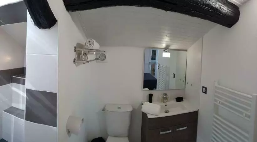 Standard Studio, Hôtel Restaurant Et Pension Soirée étape Bel Air