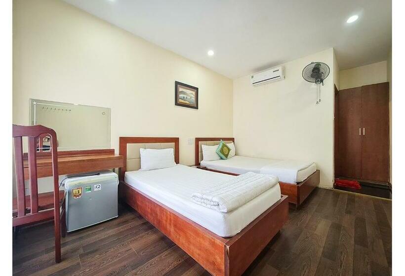 اتاق استاندارد سه نفره, Quan Quan