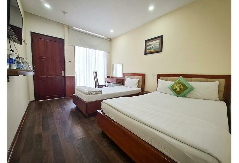 اتاق استاندارد سه نفره, Quan Quan