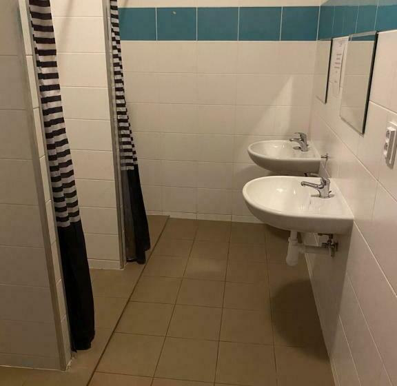 تختخواب در اتاق مشترک, Easy Housing