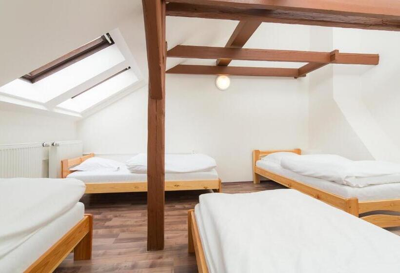 آپارتمان 3 خوابه, Easy Housing