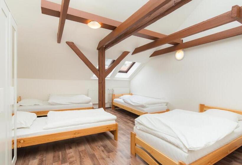 آپارتمان 3 خوابه, Easy Housing