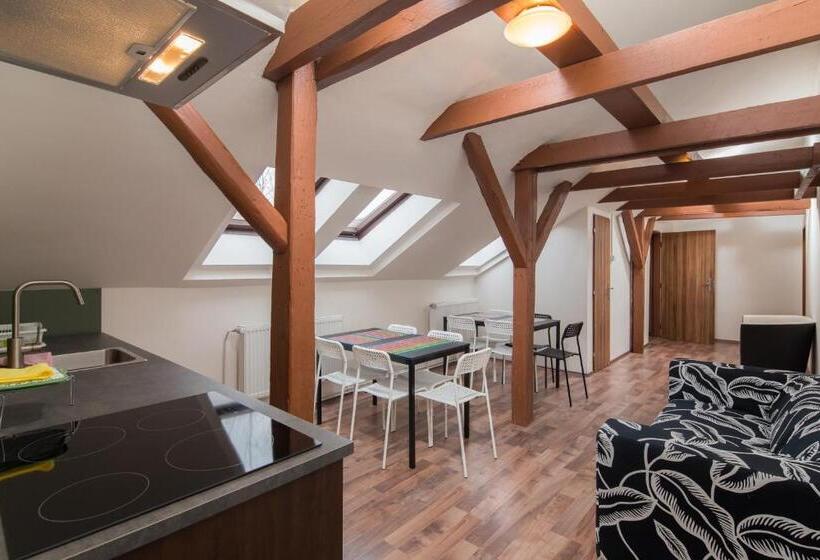 اتاق سوپریور خانوادگی, Easy Housing