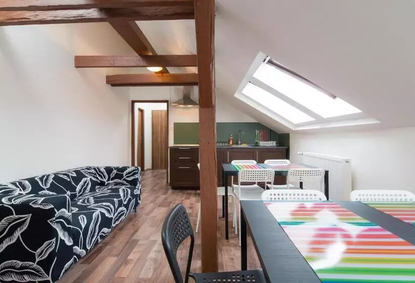 اتاق سوپریور خانوادگی, Easy Housing