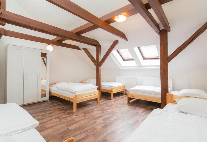 اتاق سوپریور خانوادگی, Easy Housing