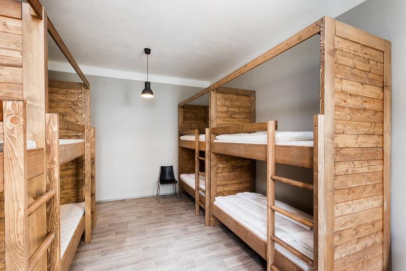 اتاق استاندارد چهار تخته, Easy Housing
