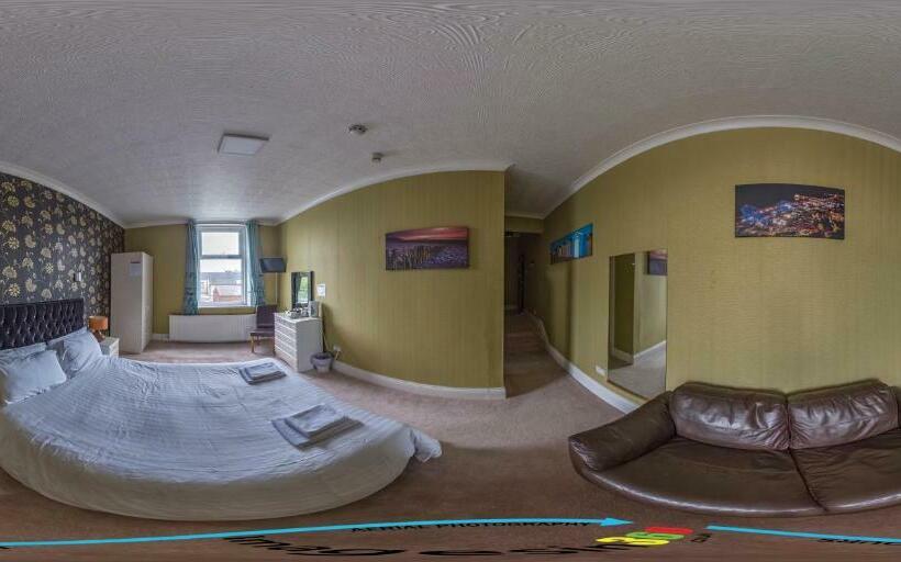 חדר דלוקס, The Holmlea