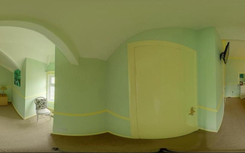 חדר סטנדרט, The Holmlea