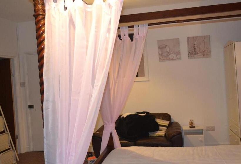 חדר סופריור, The Holmlea