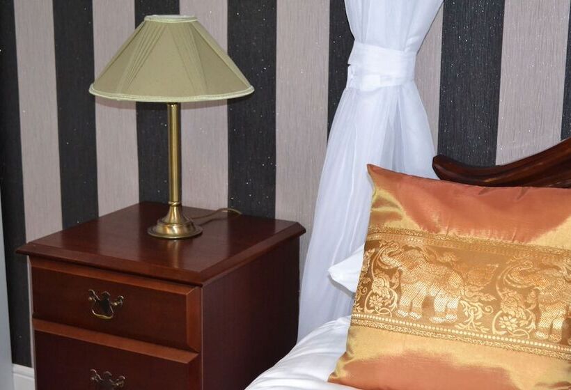 Номер Deluxe, The Holmlea