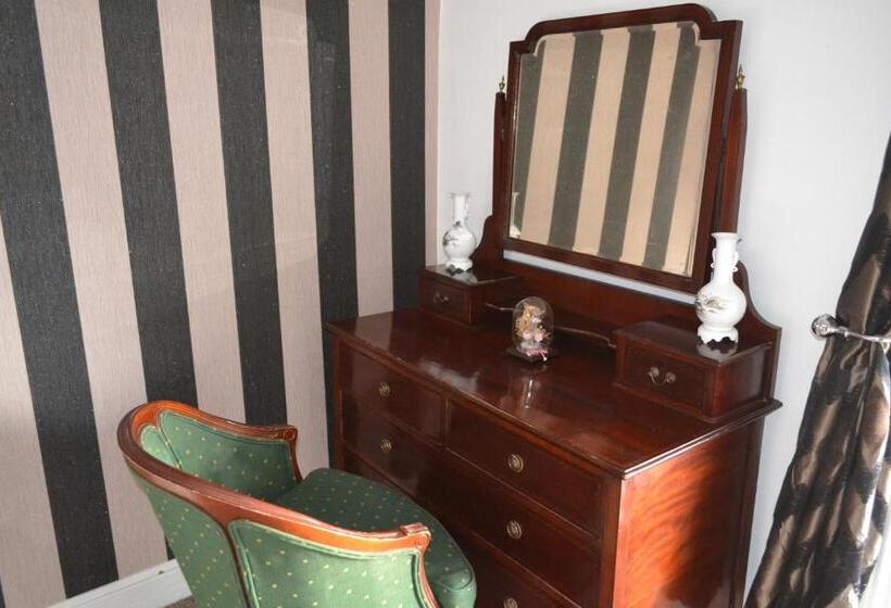 חדר סופריור, The Holmlea