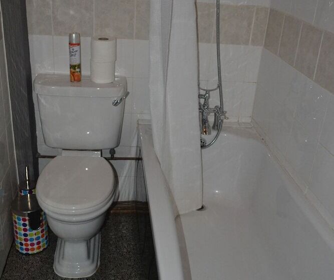 חדר סופריור, The Holmlea