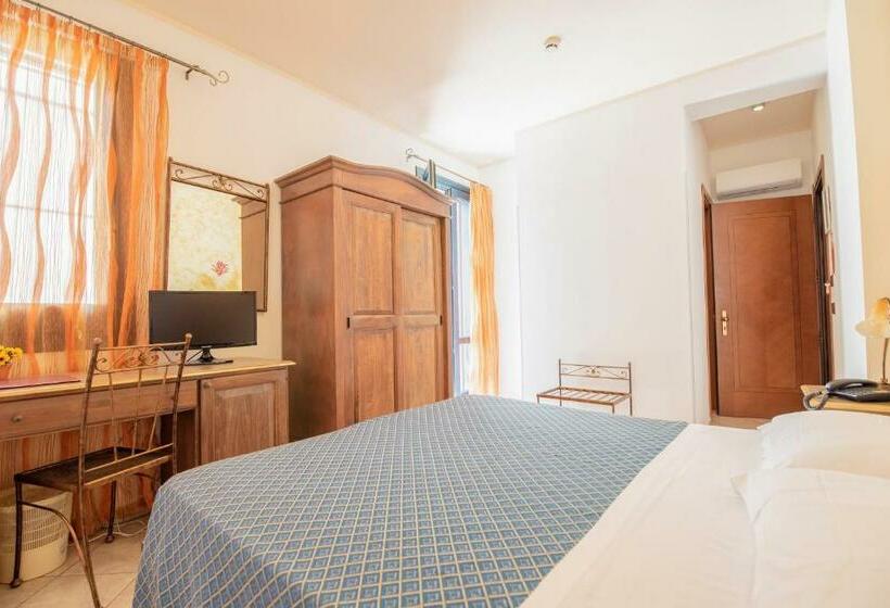 Номер Стандарт с Балконом, Altamarea