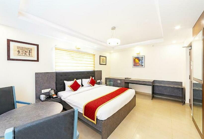 Deluxe Suite, Icon Regency By Bhagini